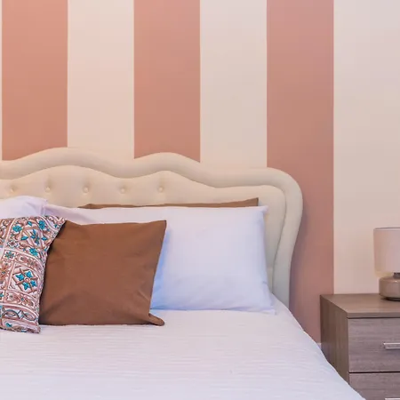 Apartamento In Piazza Adriano In Zona Cenisia *