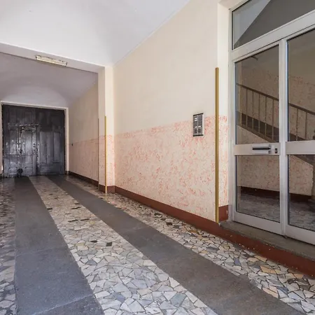 Apartment In Piazza Adriano In Zona Cenisia *