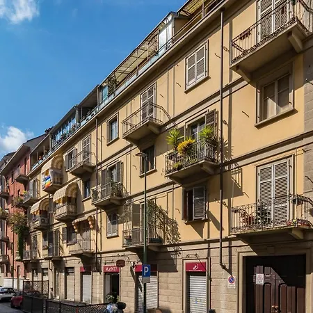 In Piazza Adriano In Zona Cenisia Apartment